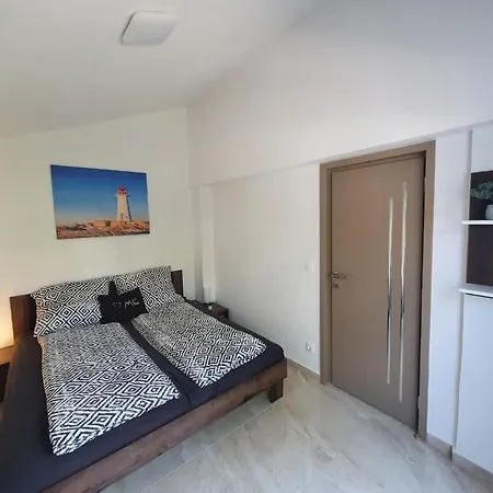 Niki Apartment *