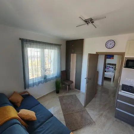 Apartment Niki Malinska